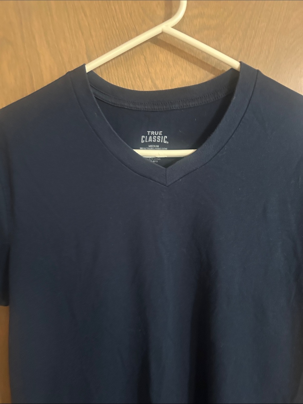 True Classic Men's V-Neck T-Shirt in Navy